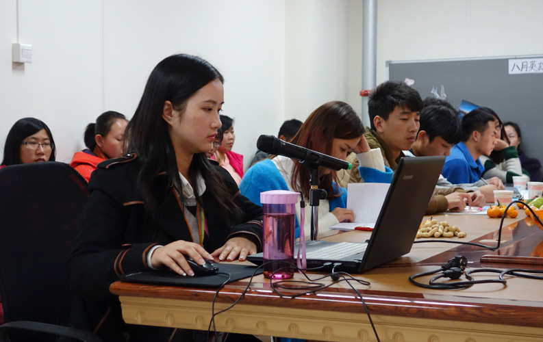 昆明天度網(wǎng)絡(luò)公司從2013年開始籌備新媒體營(yíng)銷公益講座和老客戶網(wǎng)絡(luò)營(yíng)銷沙龍，我們邀請(qǐng)了國(guó)內(nèi)網(wǎng)絡(luò)營(yíng)銷和移動(dòng)互聯(lián)網(wǎng)營(yíng)銷專家親臨公司，為保證培訓(xùn)質(zhì)量和溝通效果，我們每次只邀請(qǐng)20-30家老客戶參加（全免費(fèi)），我們將秉承全公益、全免費(fèi)、不推銷任何產(chǎn)品和服務(wù)、只講干貨等原則，為新老客戶創(chuàng)造更多價(jià)值。